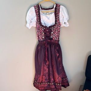 Oktoberfest dirndl pristine condition medium / large